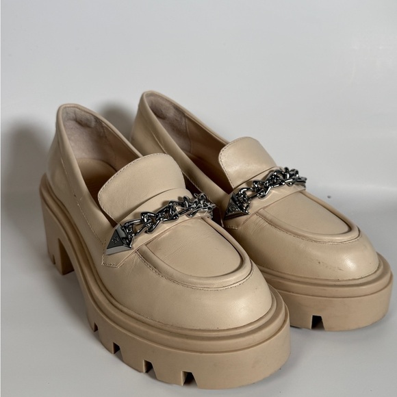 SCHUTZ Shoes - Chunky Lug Sole Platform Loafers Beige Leather Chain Hardware Schutz Size 38